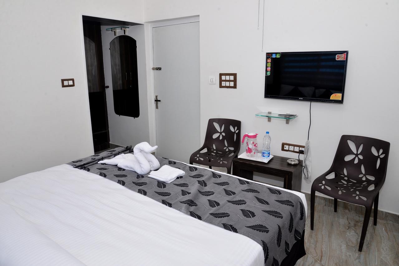 Suroor Tourist Home 维拉杰佩特 外观 照片