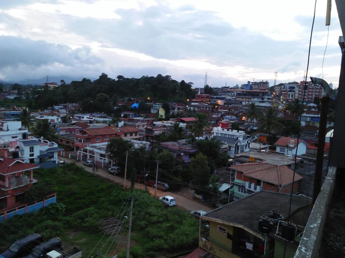 Suroor Tourist Home 维拉杰佩特 外观 照片